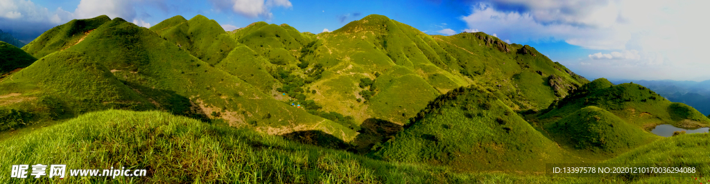 高山草原 白云蓝天 绿野 空旷