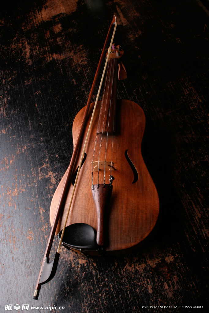棕色 木 小提琴
