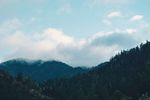 高山  白云 图片