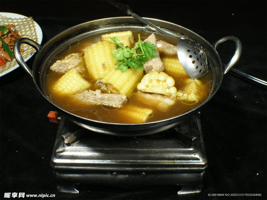 药膳乌鸡汤,药膳乌鸡汤的家常做法 - 美食杰药膳乌鸡汤做法大全