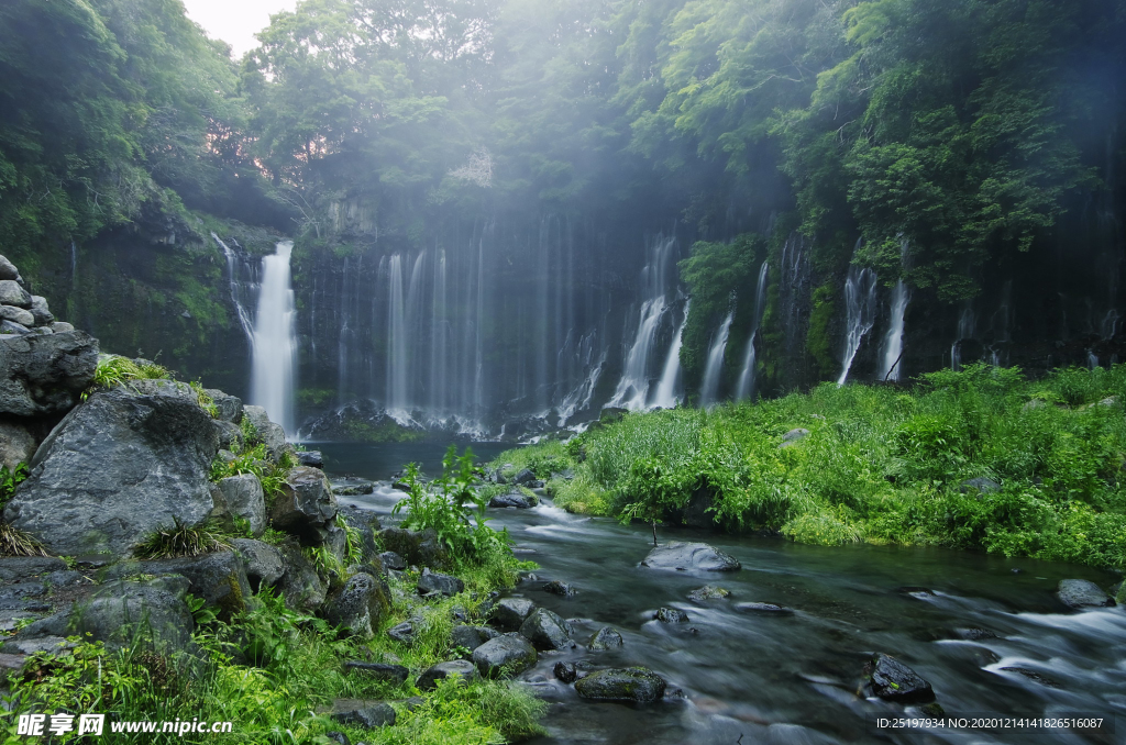 溪流  风景