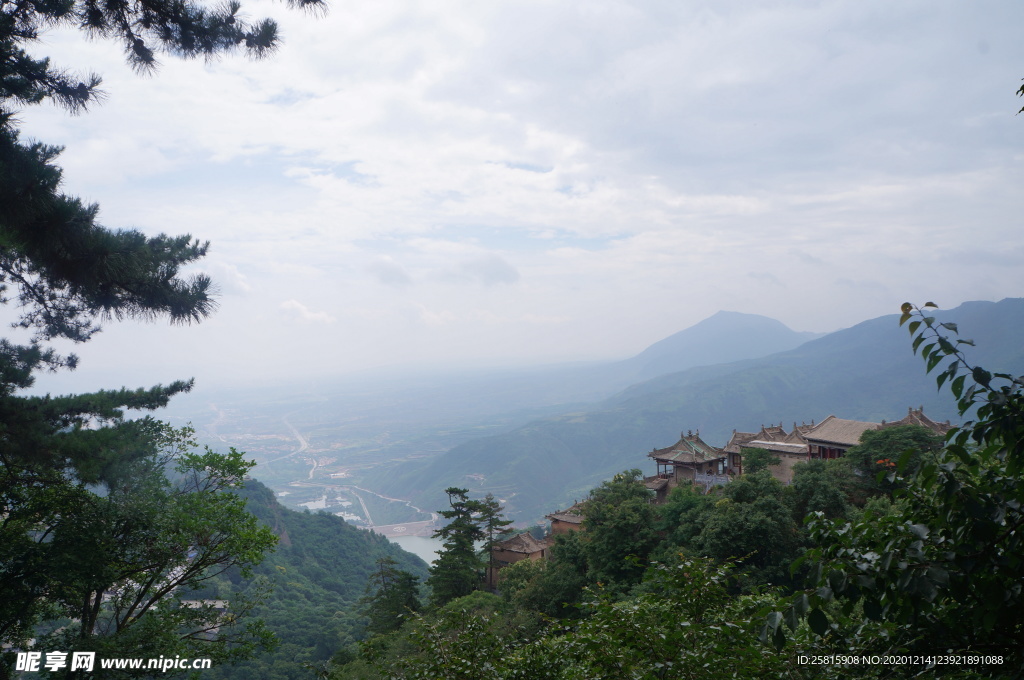 崆峒山