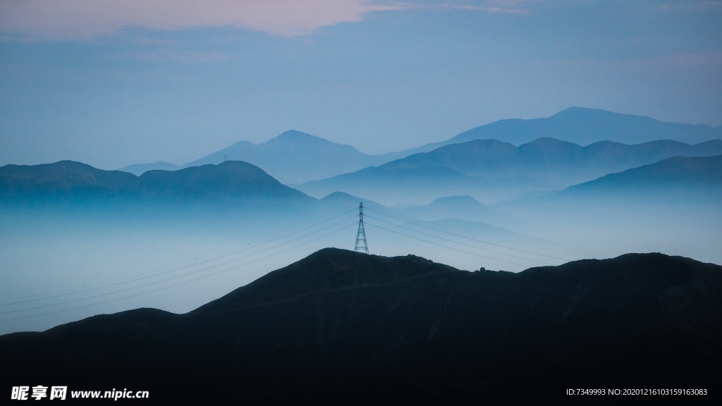 山峦重叠