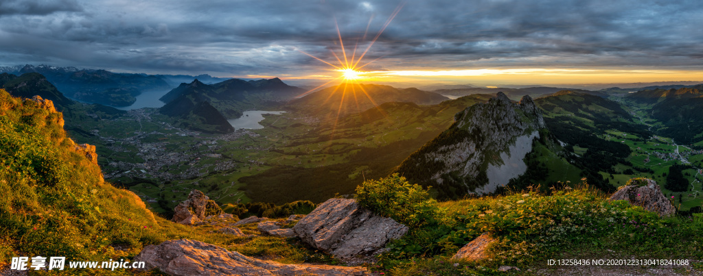 群山阳光天空云彩风景