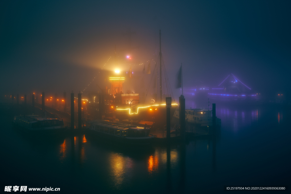 码头夜景