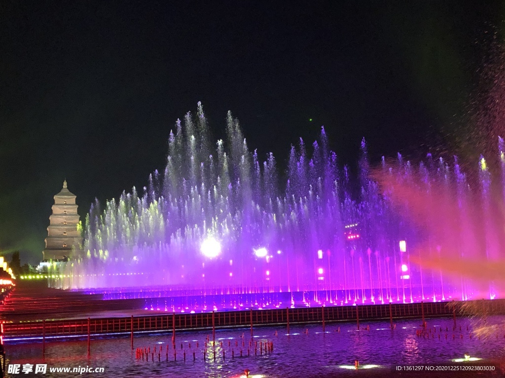 2024大雁塔北广场音乐喷泉游玩攻略,12月份的天气，夜晚气温比较...【去哪儿攻略】
