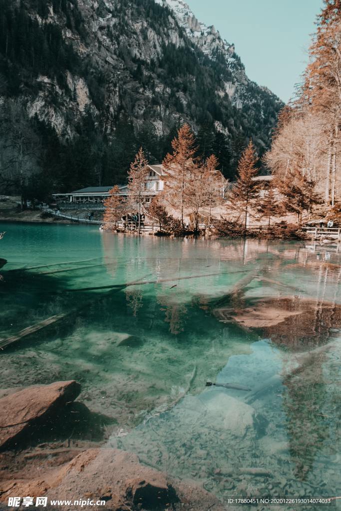 湖水