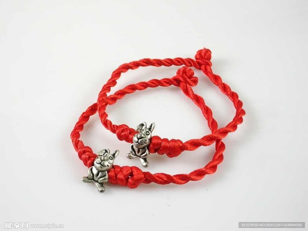 红绳兔子手链