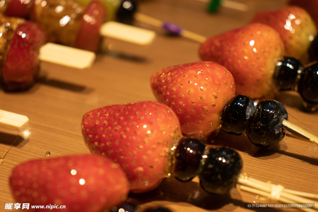 小串草莓糖葫芦 冰糖葫芦
