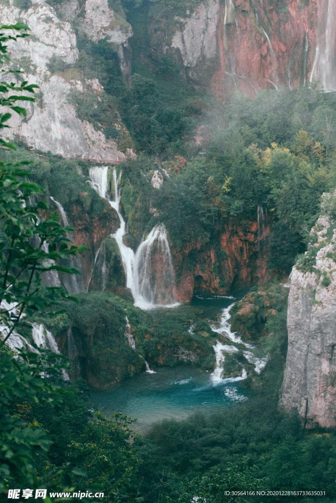 山崖山水自然景观