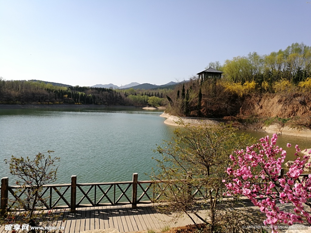 龙潭湖春景