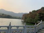 湖边