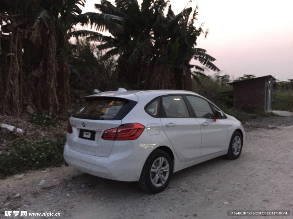 宝马旅行车2系旅行车