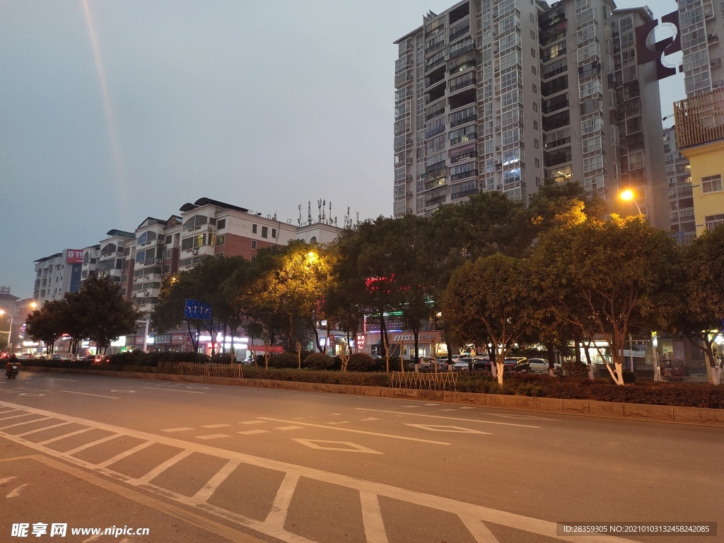 马路 城市夜景