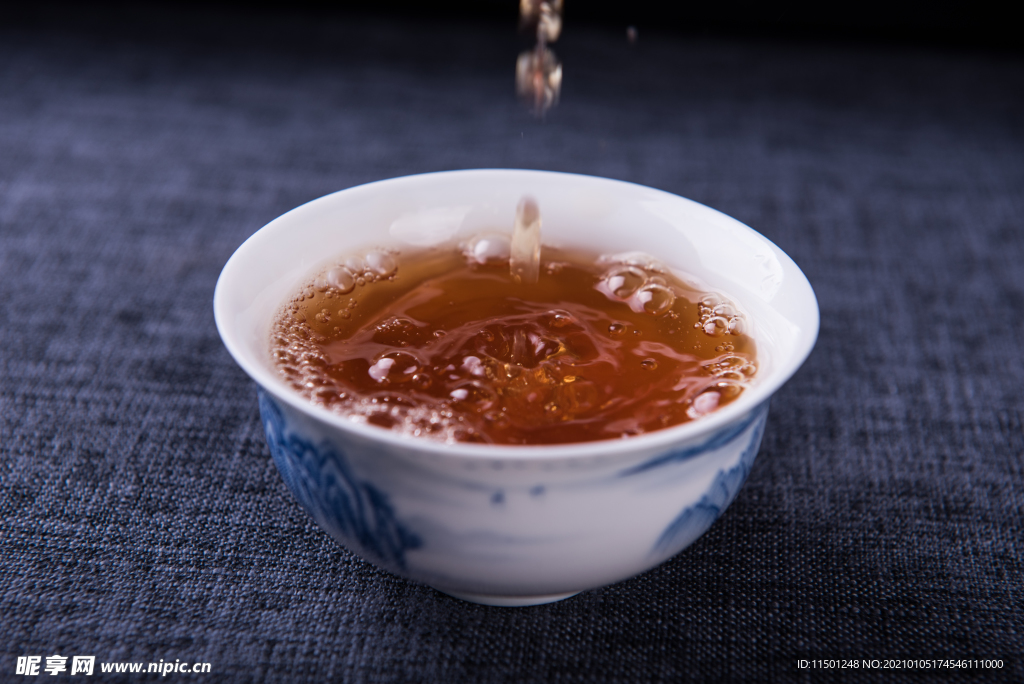 正山小种红茶 茶汤 盖碗 传统