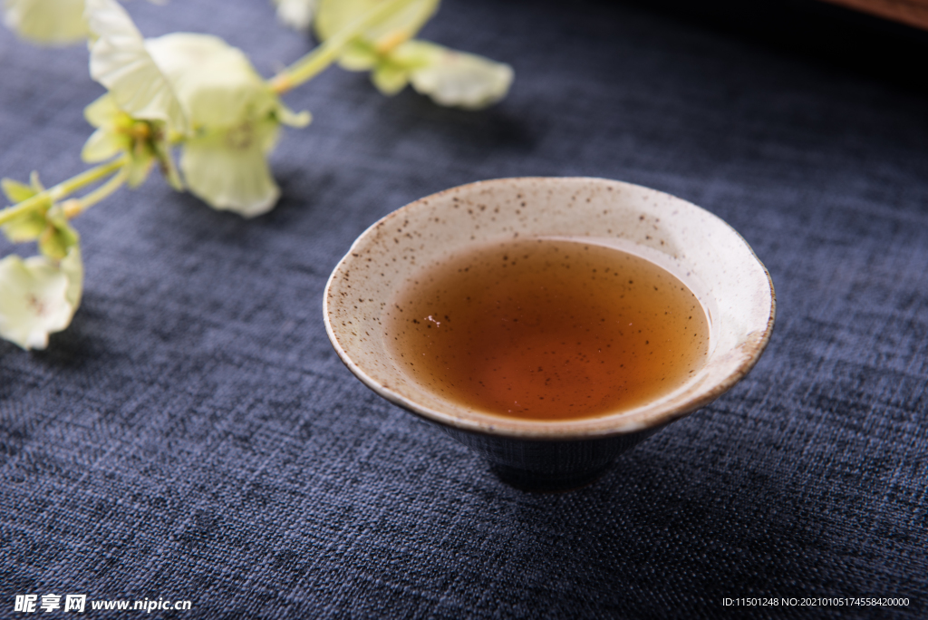 正山小种红茶 茶汤 盖碗 传统