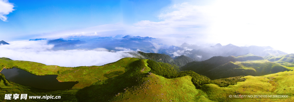 山顶湖景全景摄影