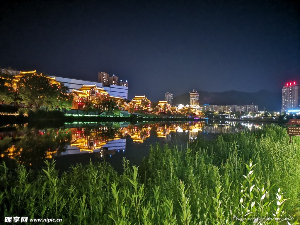 碧阳湖夜景