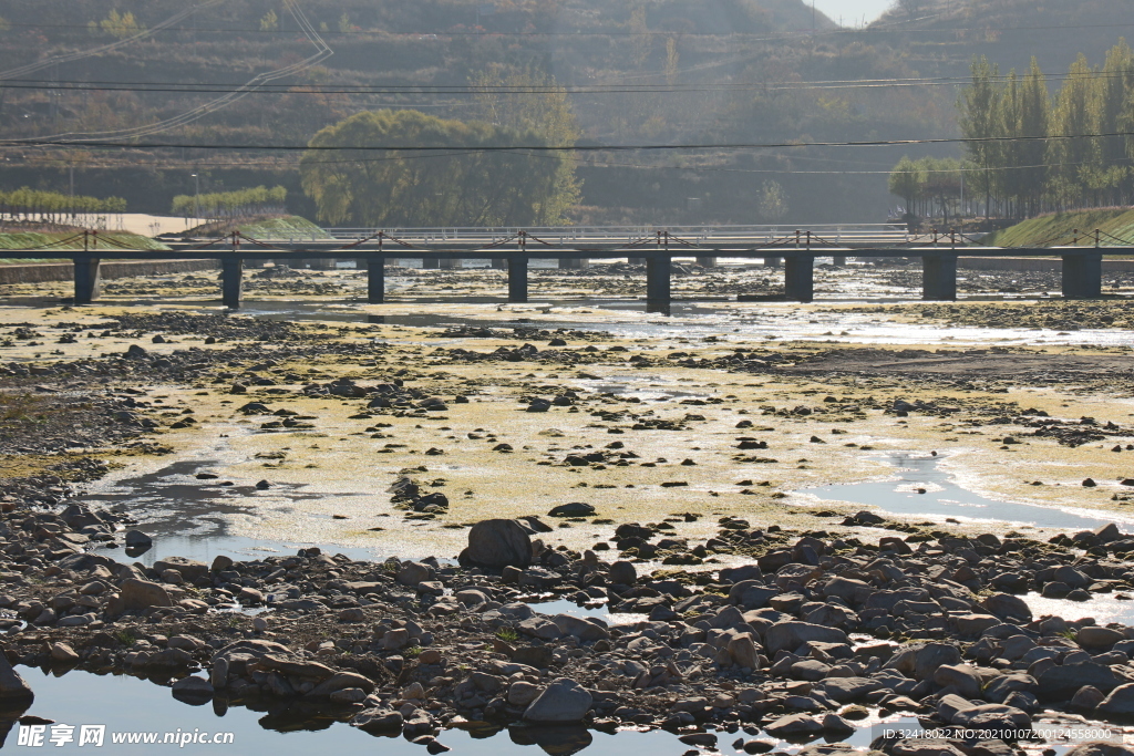 山间小桥