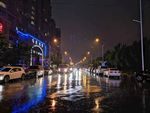 乌鲁木齐城市雨夜夜景