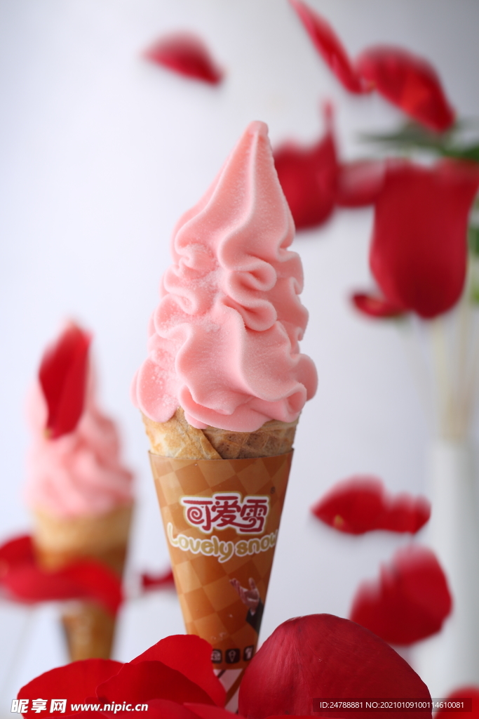 冰淇淋海报