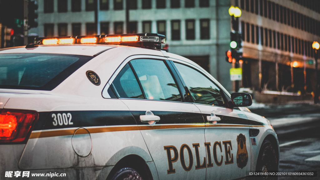 警车