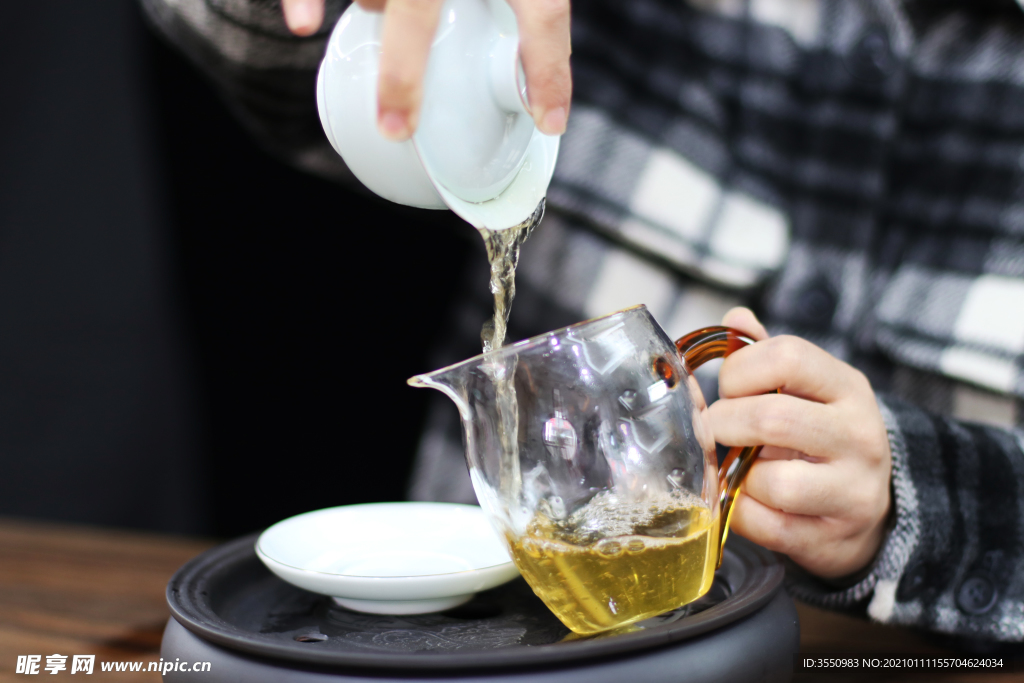 普洱茶茶汤生茶