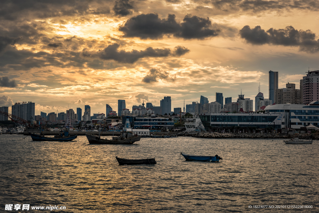 城市与海