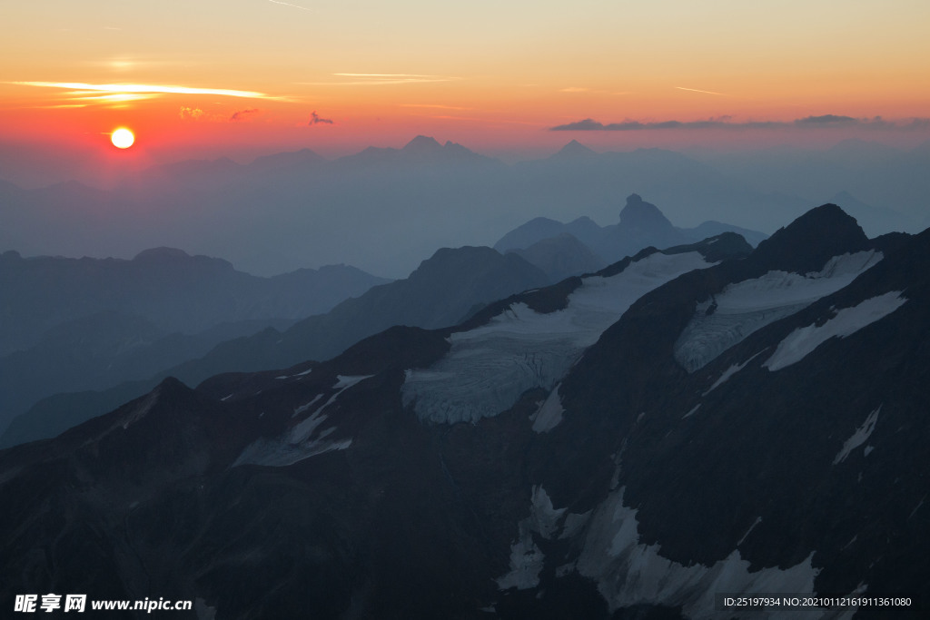 雪山 夕阳