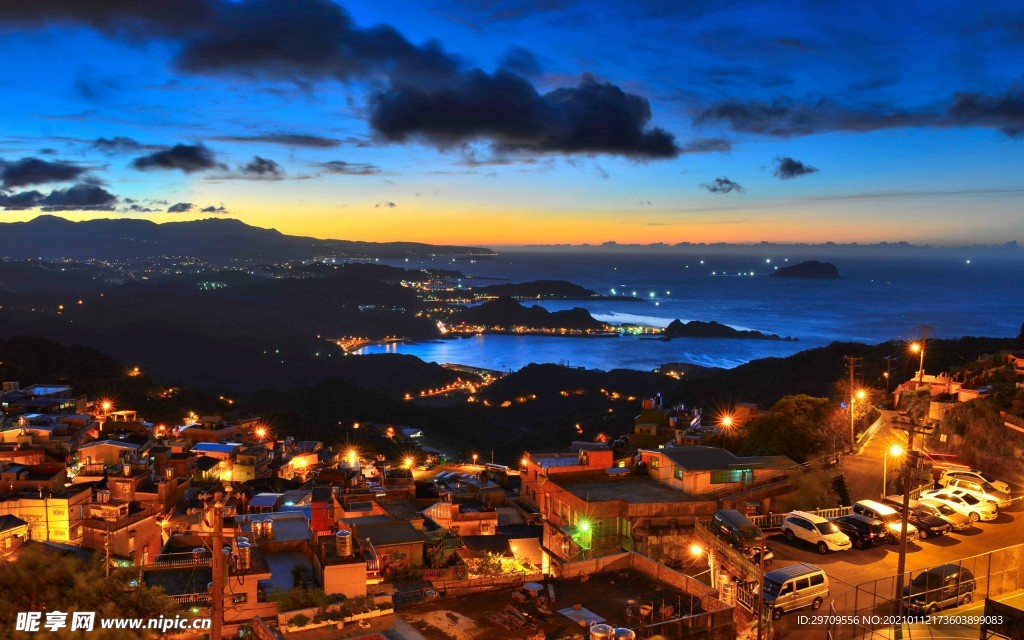 夜晚海边景观