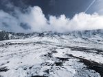 雪地冰山图