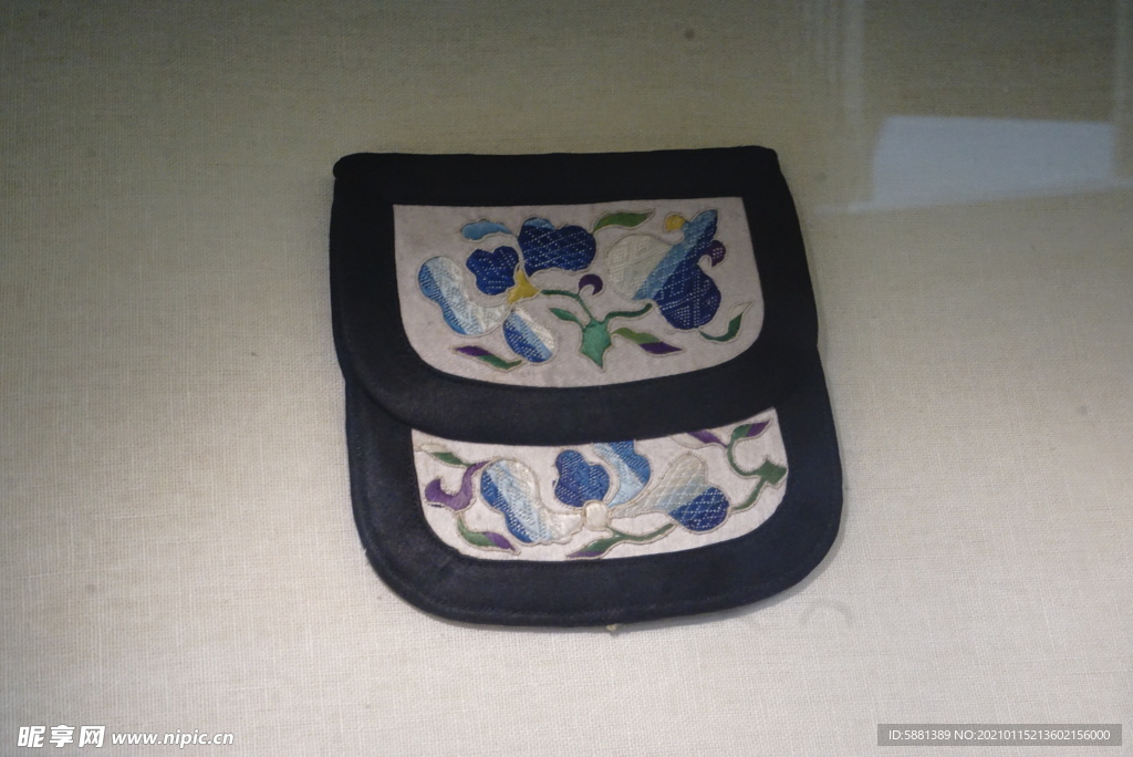 清代服饰刺绣展荷包香囊香包