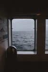 海边窗口风景
