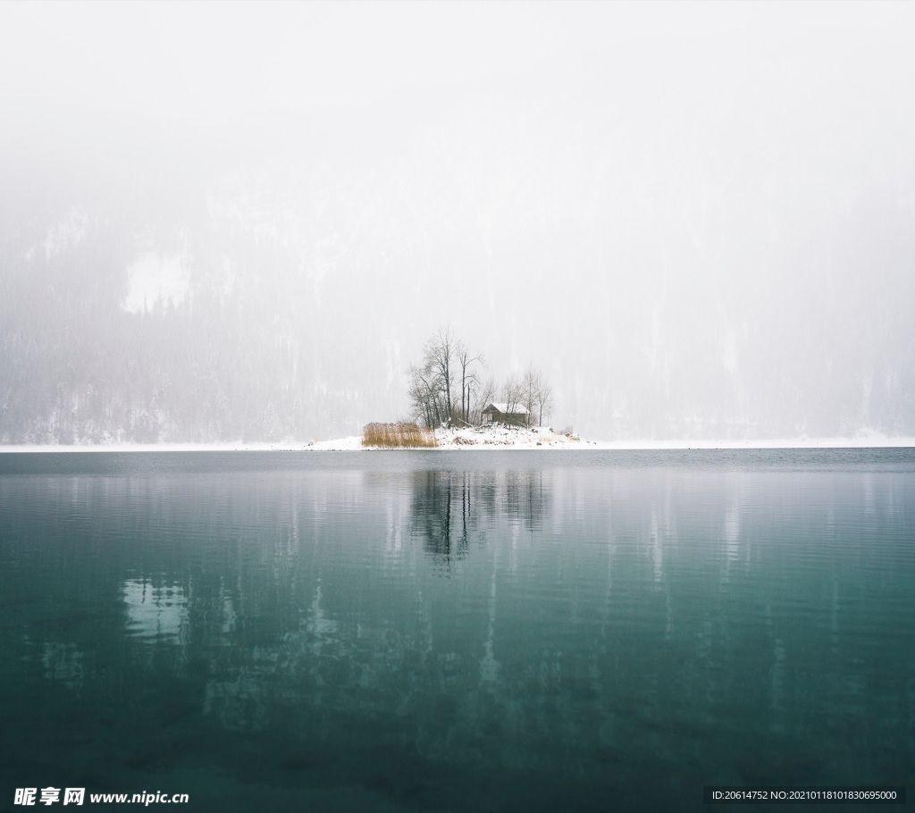 冬日里的湖泊风景