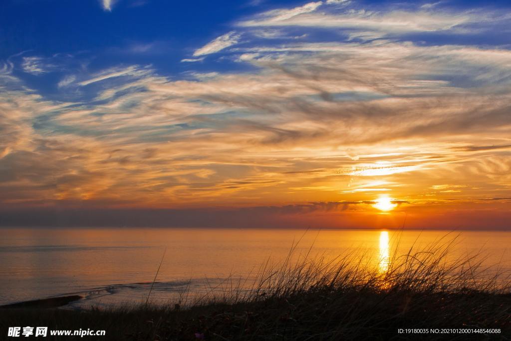 唯美夕阳天空