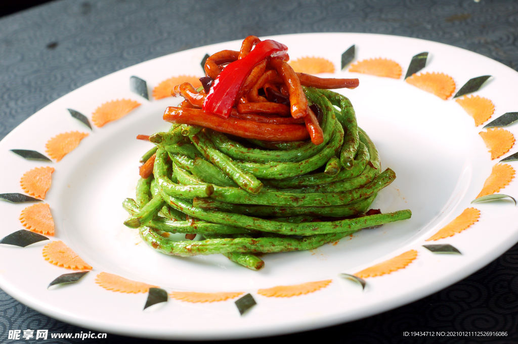 干炒菜菇豆
