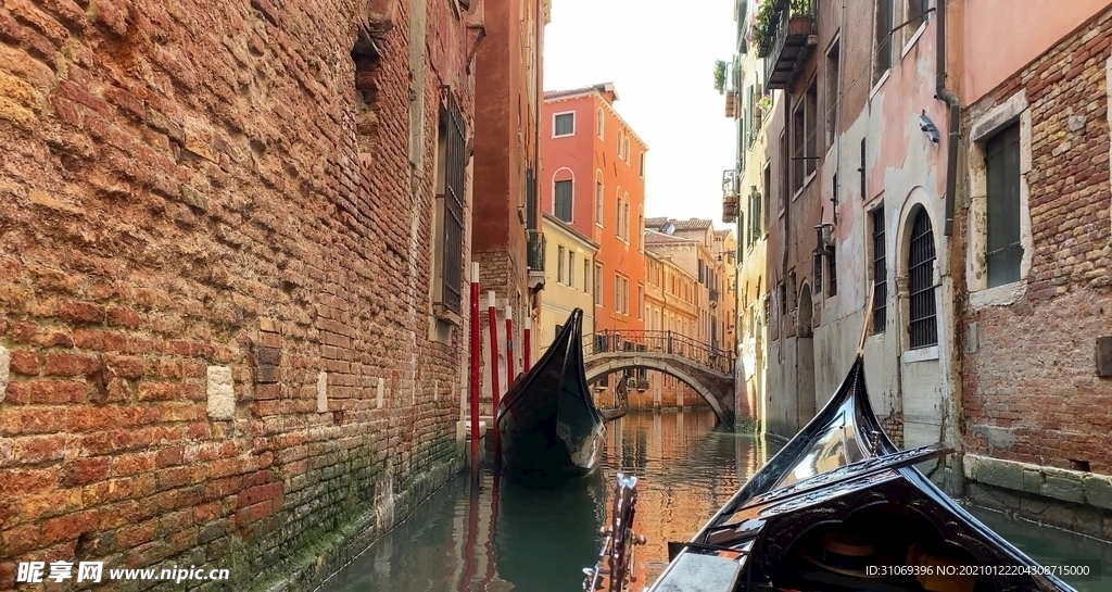威尼斯水上街区浮船视频
