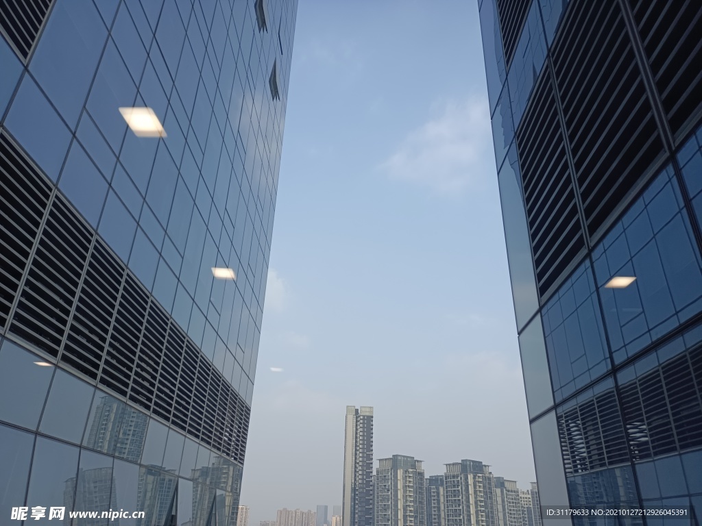 建筑中的天