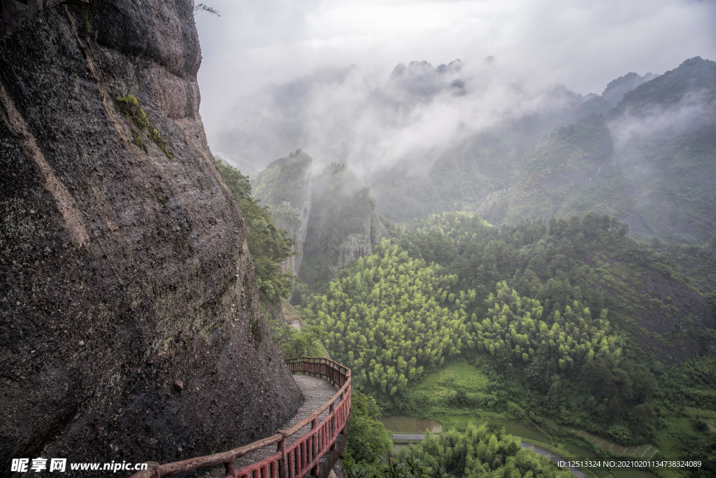 山坡走道