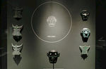 青铜面具文物展示