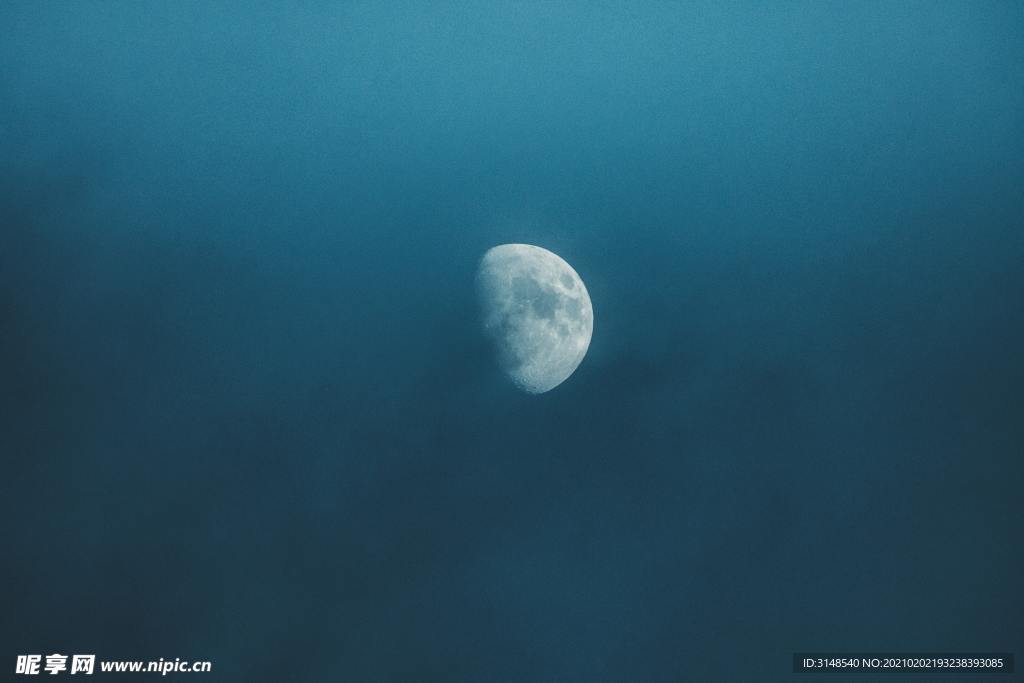 夜晚月亮摄影