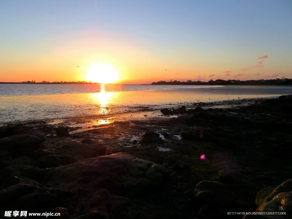 海滨夕阳风光