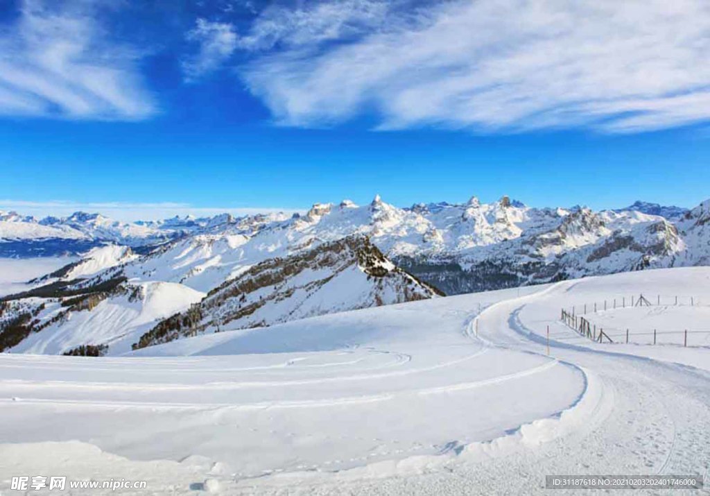 高原雪景