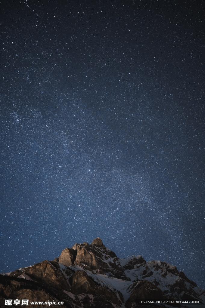 山峰雪山天空星空唯美