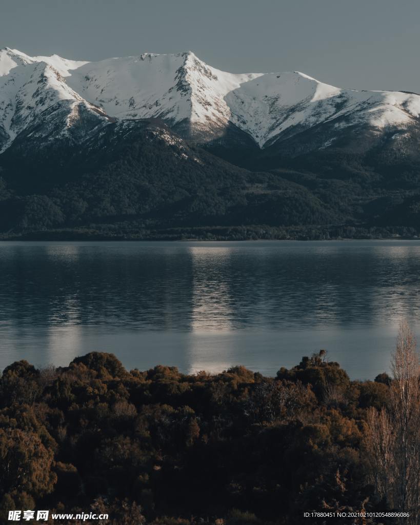 湖水