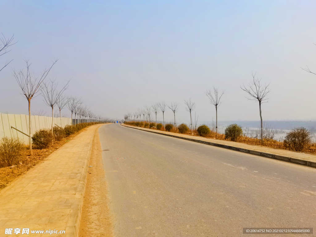 空荡荡的道路风景