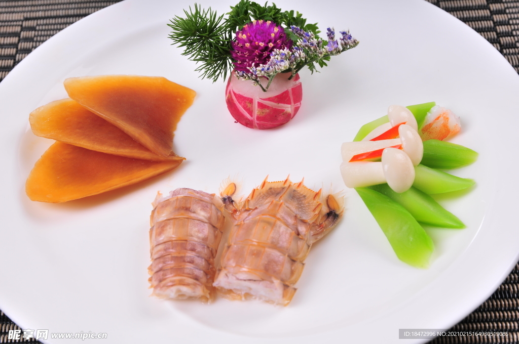海鲜鱼翅 鲍汁海参 三文鱼刺身
