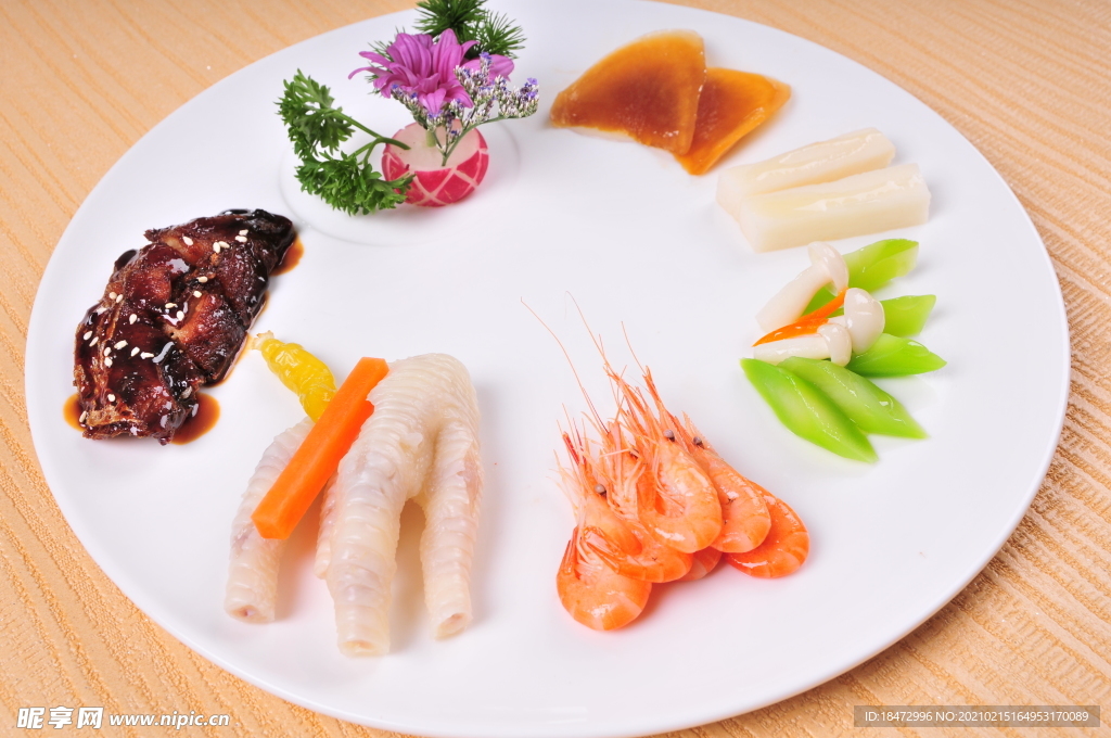 海鲜鱼翅 鲍汁海参 三文鱼刺身