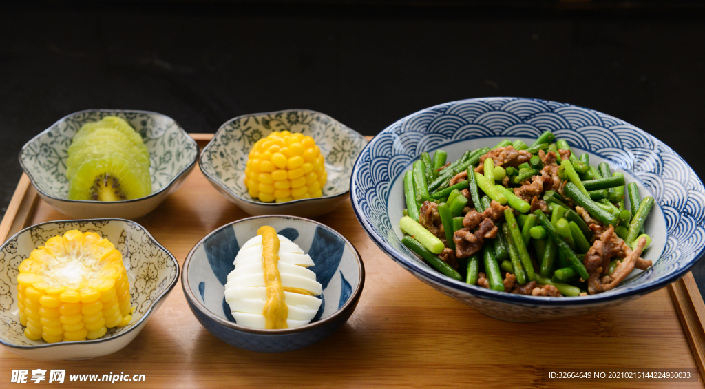 蒜苔炒肉套餐实拍图片