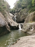 山谷河流 瀑布连潭